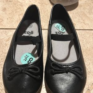 Black dress shoes